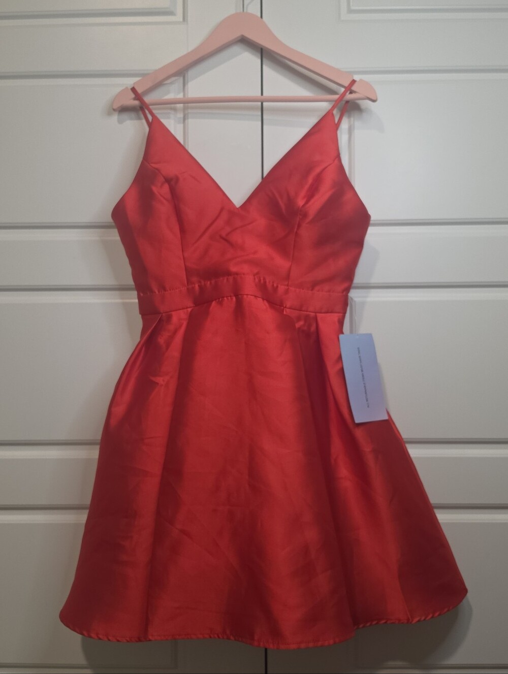 Maniju Red V-Neck Pleated Dress with Pockets size M
